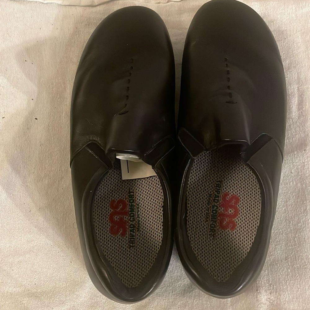 NIB! SAS Viva Black Leather Loafer Casual Comfort Walking Shoes Women size 10W